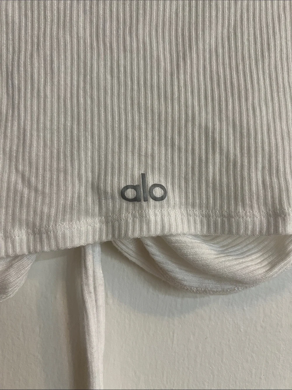 **WORN ONCE** ALO Yoga Cream Ribbed V‑Neck Ruched Long‑Sleeve Crop Top